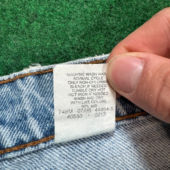 Vintage 90s Levi’s 550 Relaxed Fit Baggy Orange Tab Distressed Jeans - Picture 4 of 11